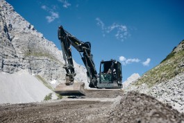 Erdarbeiten Scheeraeumung Wegsanierung Bagger Grabungen Erdbewegung Bagger Tirol Terfens Orgler Notruf Notdienst Unwetter Rohrbrüche Rohrbruch Erdbewegung Schwaz