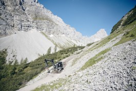 Erdarbeiten Scheeraeumung Wegsanierung Bagger Grabungen Erdbewegung Bagger Tirol Terfens Orgler Notruf Notdienst Unwetter Rohrbrüche Rohrbruch Erdbewegung Schwaz