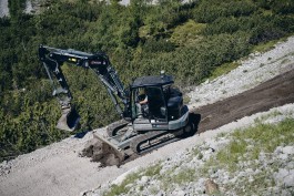 Erdarbeiten Scheeraeumung Wegsanierung Bagger Grabungen Erdbewegung Bagger Tirol Terfens Orgler Notruf Notdienst Unwetter Rohrbrüche Rohrbruch Erdbewegung Schwaz