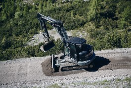 Erdarbeiten Scheeraeumung Wegsanierung Bagger Grabungen Erdbewegung Bagger Tirol Terfens Orgler Notruf Notdienst Unwetter Rohrbrüche Rohrbruch Erdbewegung Schwaz