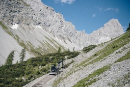 Erdarbeiten Scheeraeumung Wegsanierung Bagger Grabungen Erdbewegung Bagger Tirol Terfens Orgler Notruf Notdienst Unwetter Rohrbrüche Rohrbruch Erdbewegung Schwaz