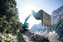 Erdarbeiten Scheeraeumung Wegsanierung Bagger Grabungen Erdbewegung Bagger Tirol Terfens Orgler Notruf Notdienst Unwetter Rohrbrüche Rohrbruch Erdbewegung Schwaz