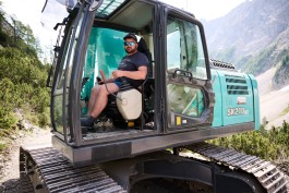 Erdarbeiten Scheeraeumung Wegsanierung Bagger Grabungen Erdbewegung Bagger Tirol Terfens Orgler Notruf Notdienst Unwetter Rohrbrüche Rohrbruch Erdbewegung Schwaz