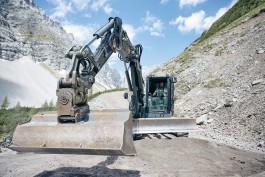 Erdarbeiten Scheeraeumung Wegsanierung Bagger Grabungen Erdbewegung Bagger Tirol Terfens Orgler Notruf Notdienst Unwetter Rohrbrüche Rohrbruch Erdbewegung Schwaz